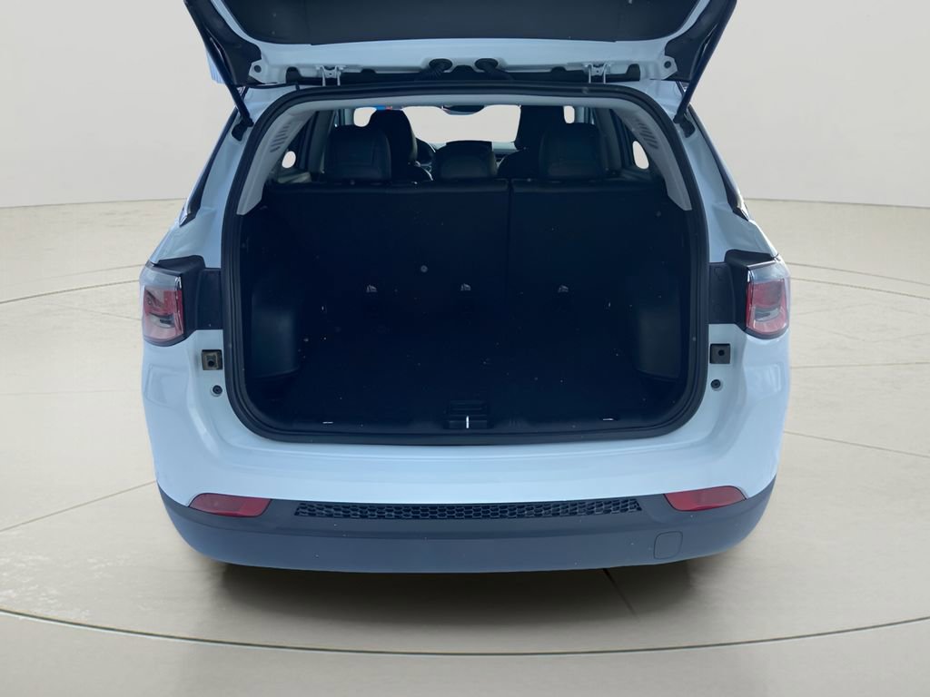 Used 2022 Jeep Compass Limited image 11