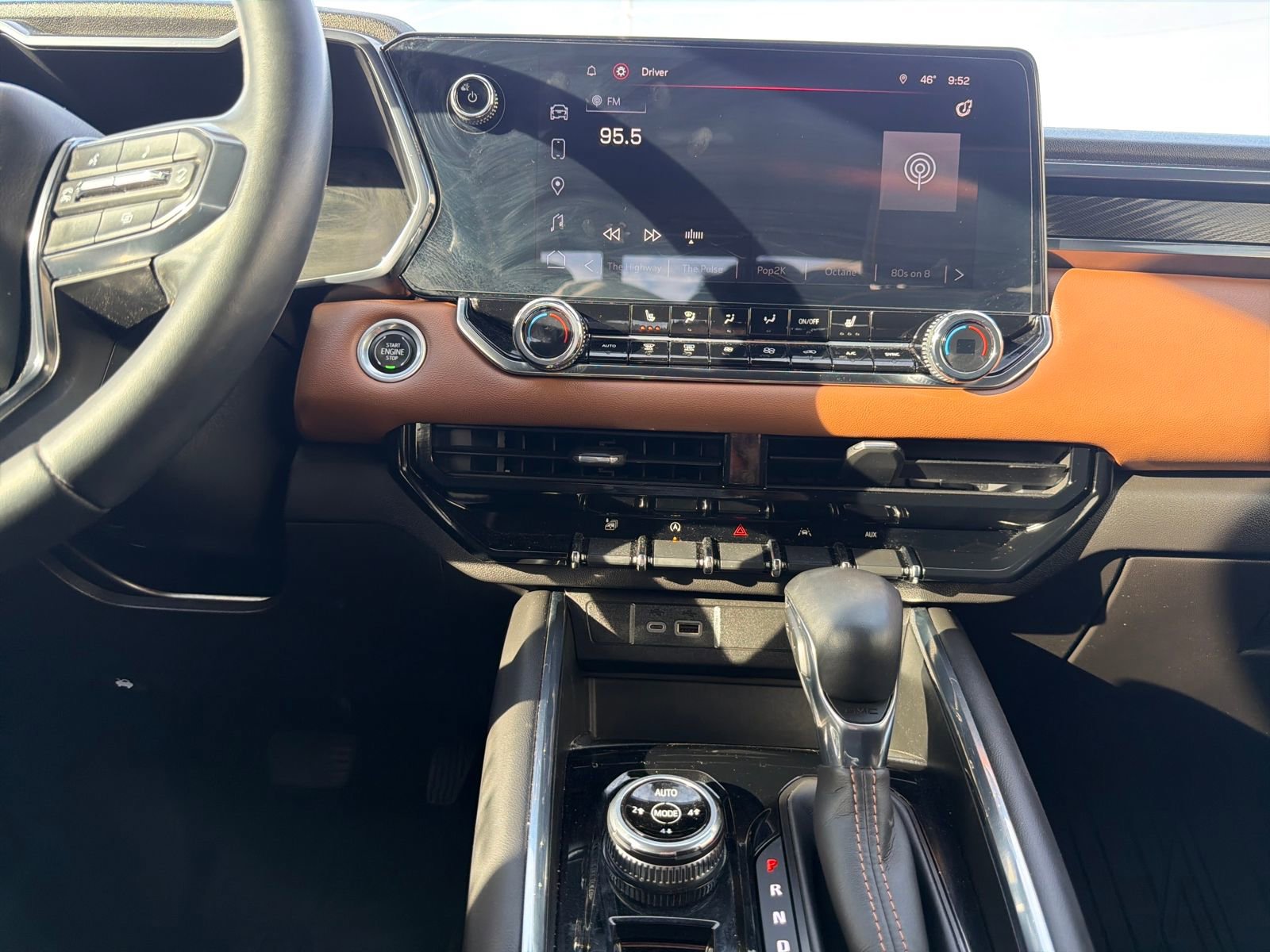 Used 2023 GMC Canyon AT4 image 27