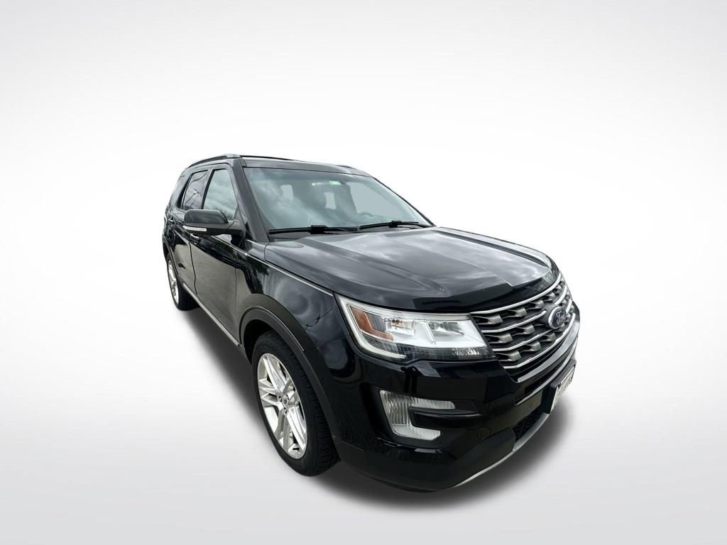 Used 2016 Ford Explorer XLT w/ Equipment Group 202A image 11