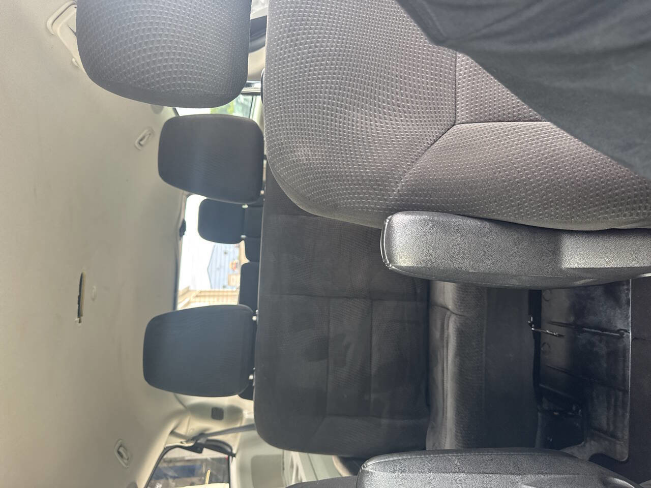 Used 2017 Dodge Grand Caravan SE image 17