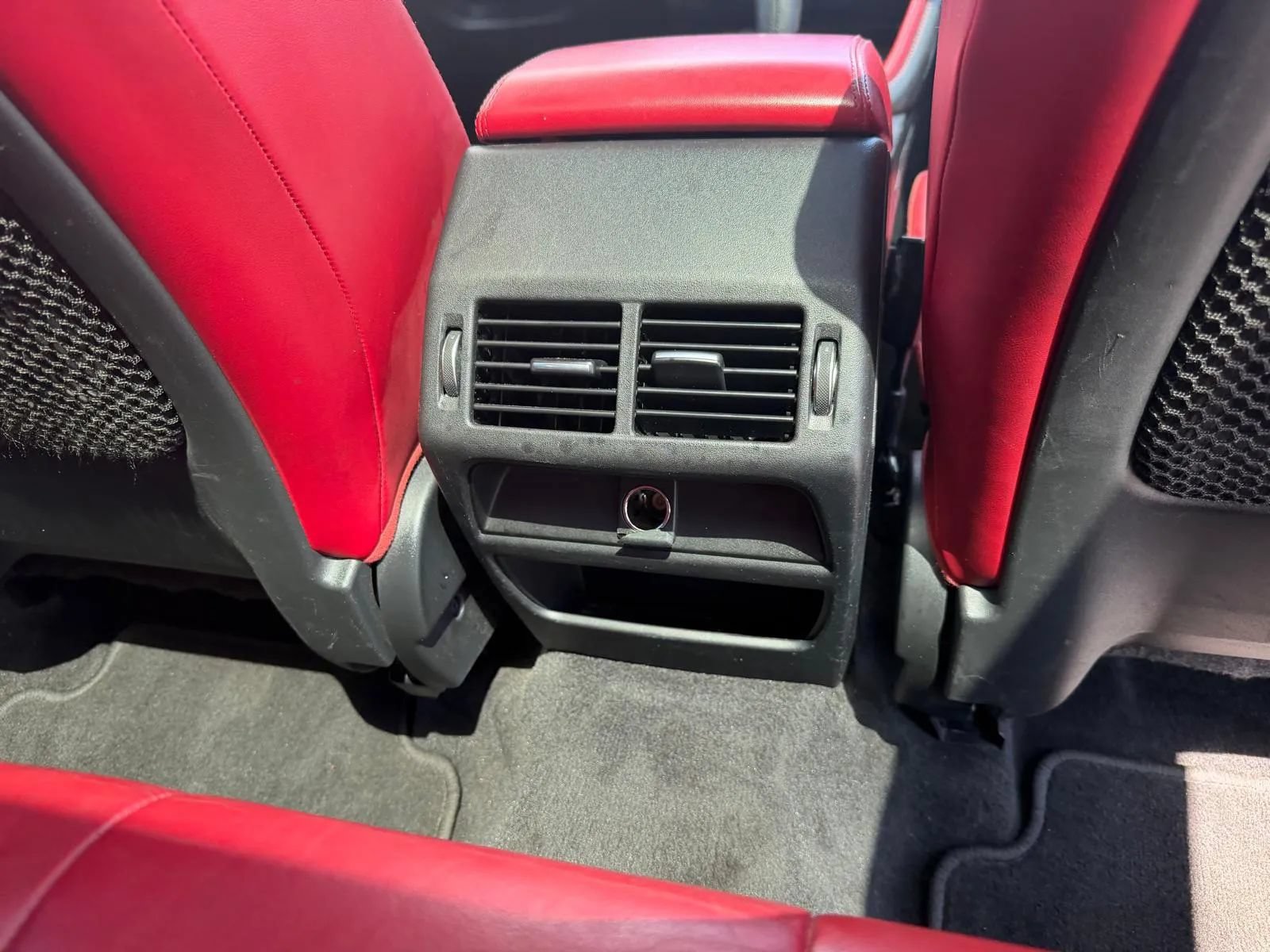 Used 2019 Jaguar E-PACE R-Dynamic HSE AWD/4WD image 40