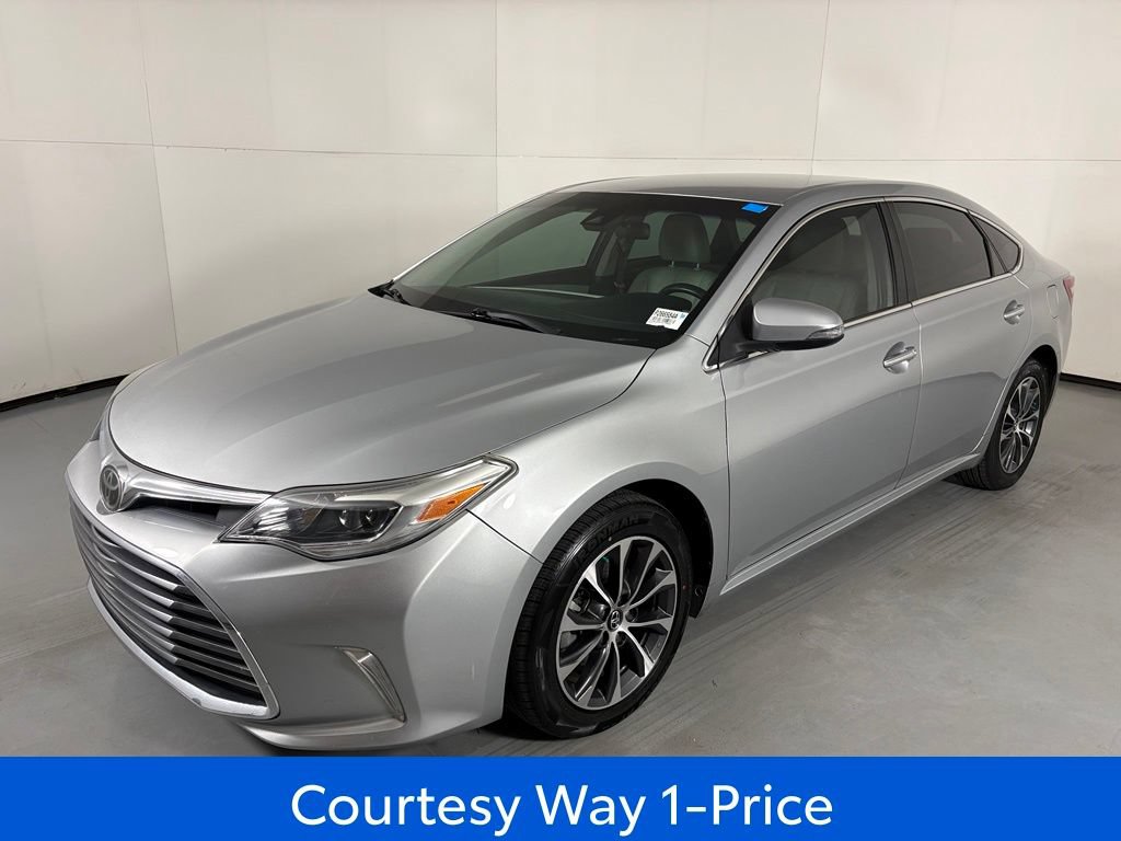 Used 2018 Toyota Avalon XLE w/ All Weather Liner Package FWD image 6