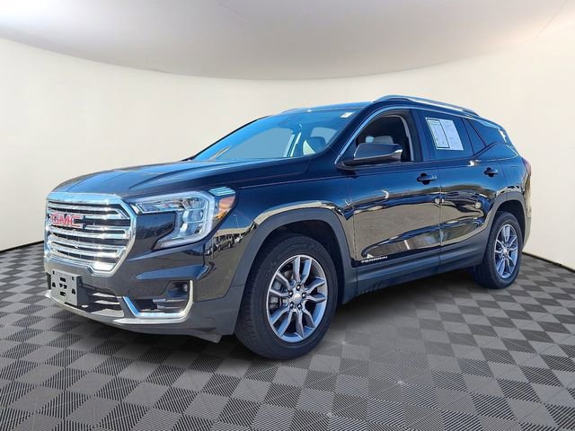 Used 2024 GMC Terrain SLT image 3