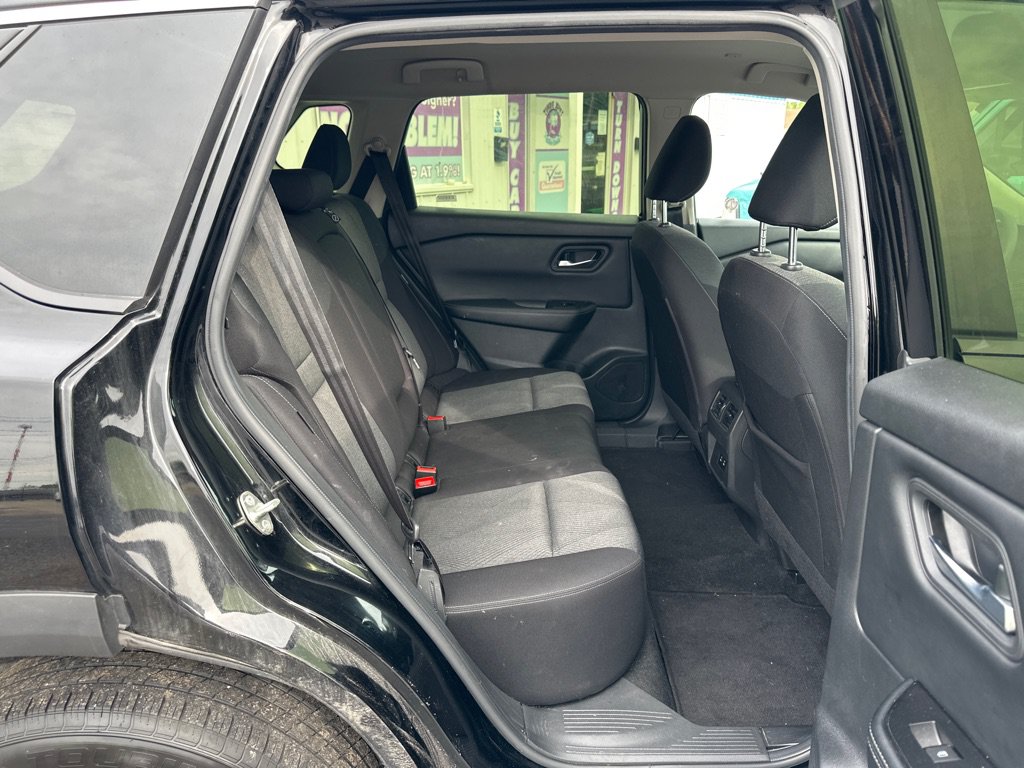 Used 2024 Nissan Rogue SV FWD image 17