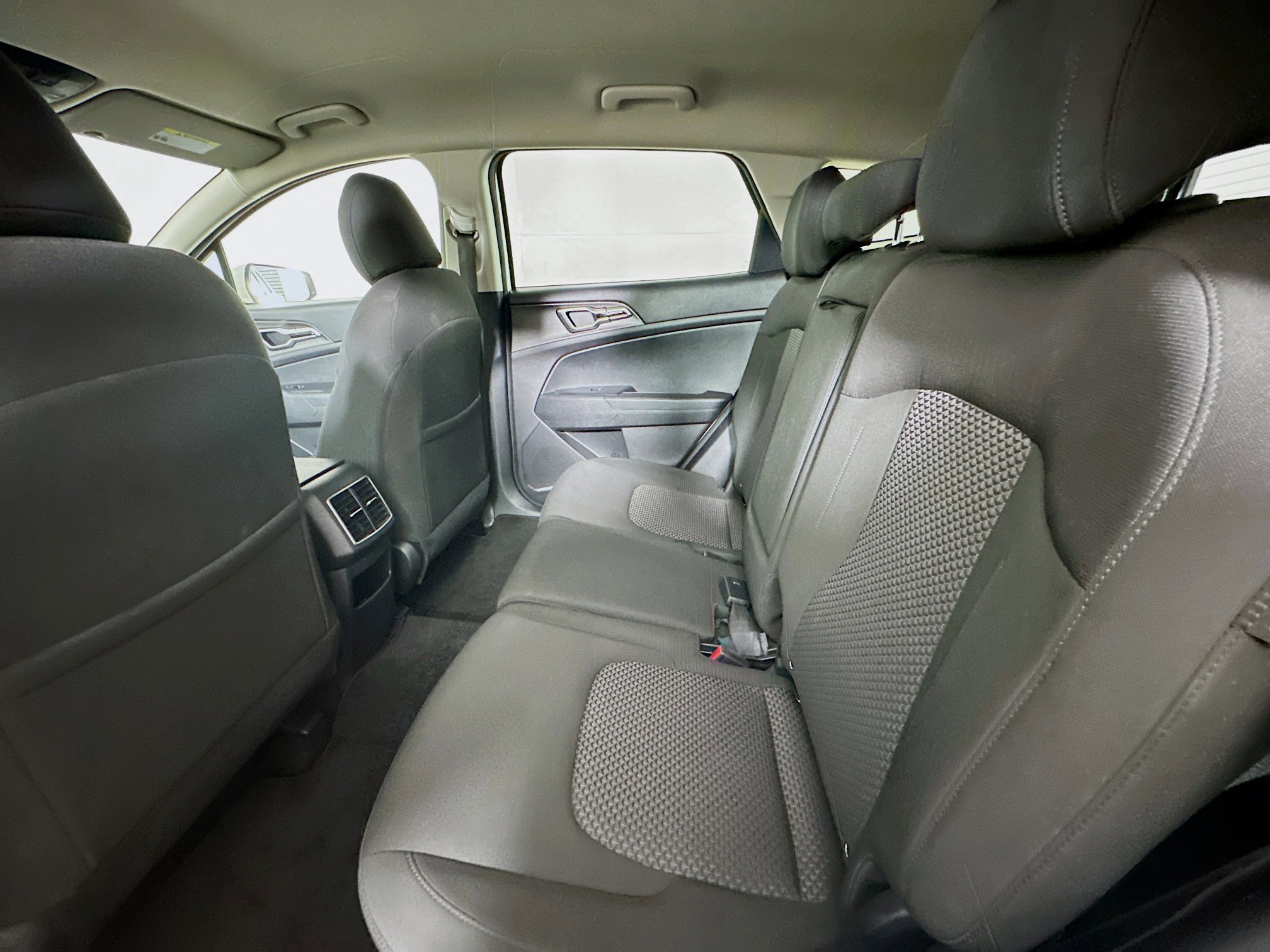 Used 2025 Kia Sportage LX image 26