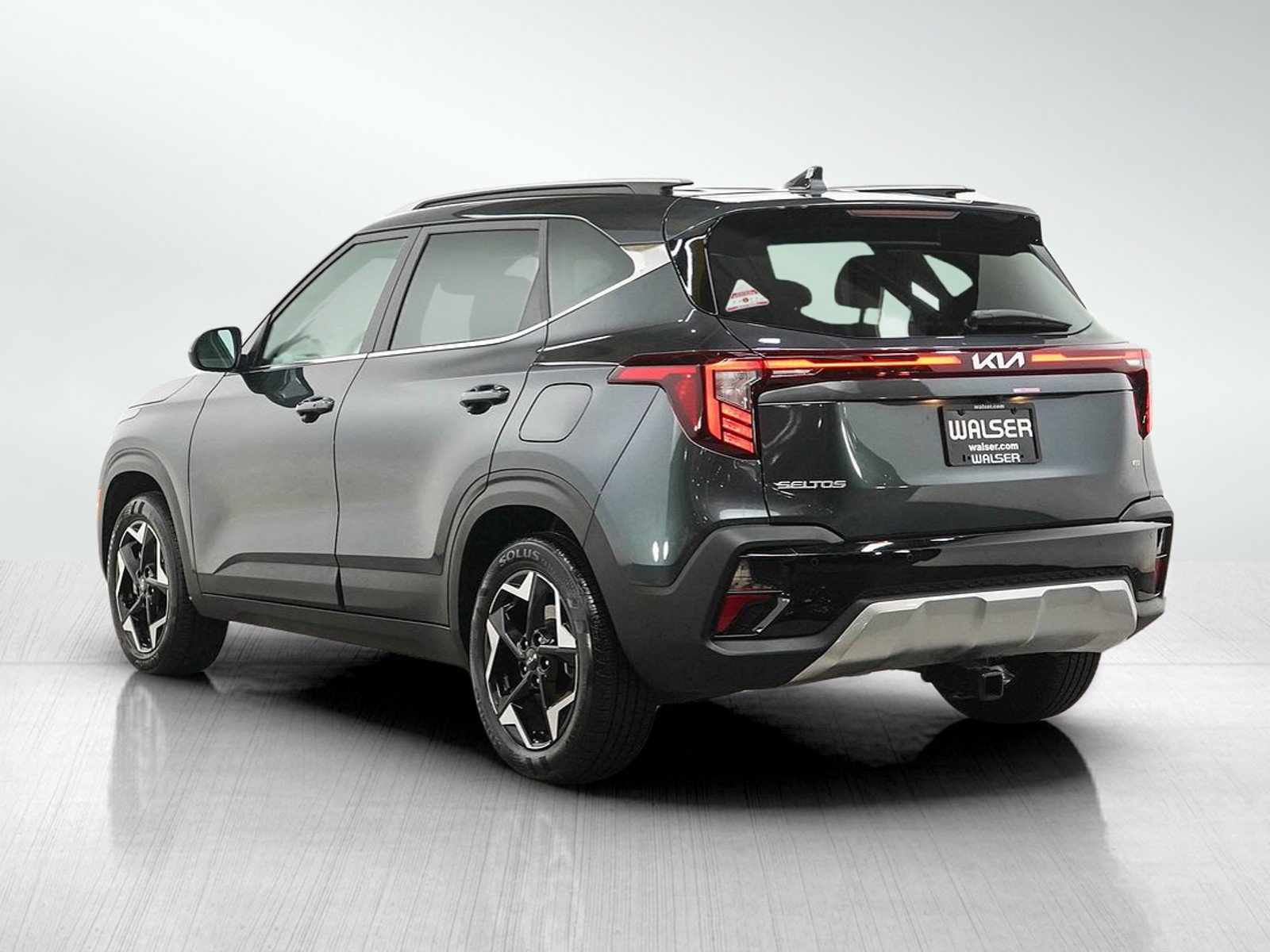 Used 2025 Kia Seltos EX w/ EX Sunroof Package AWD/4WD image 3