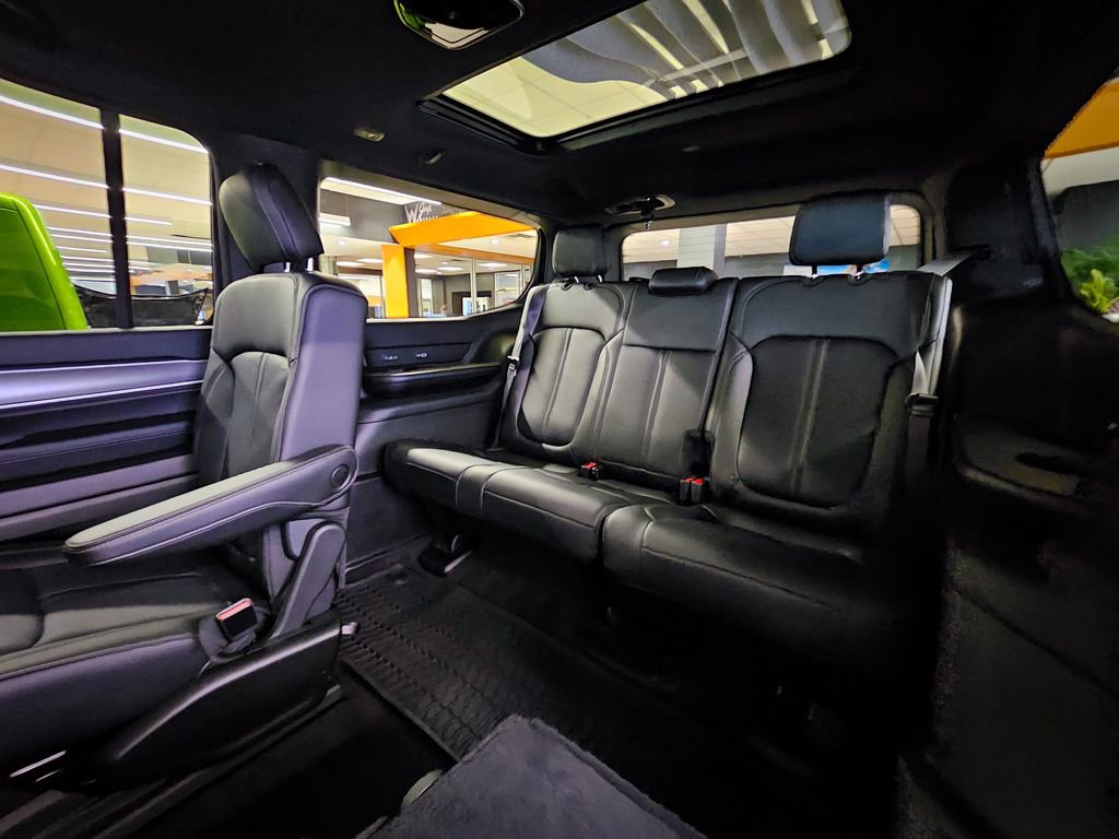 New 2026 Jeep Grand Wagoneer 4WD image 39