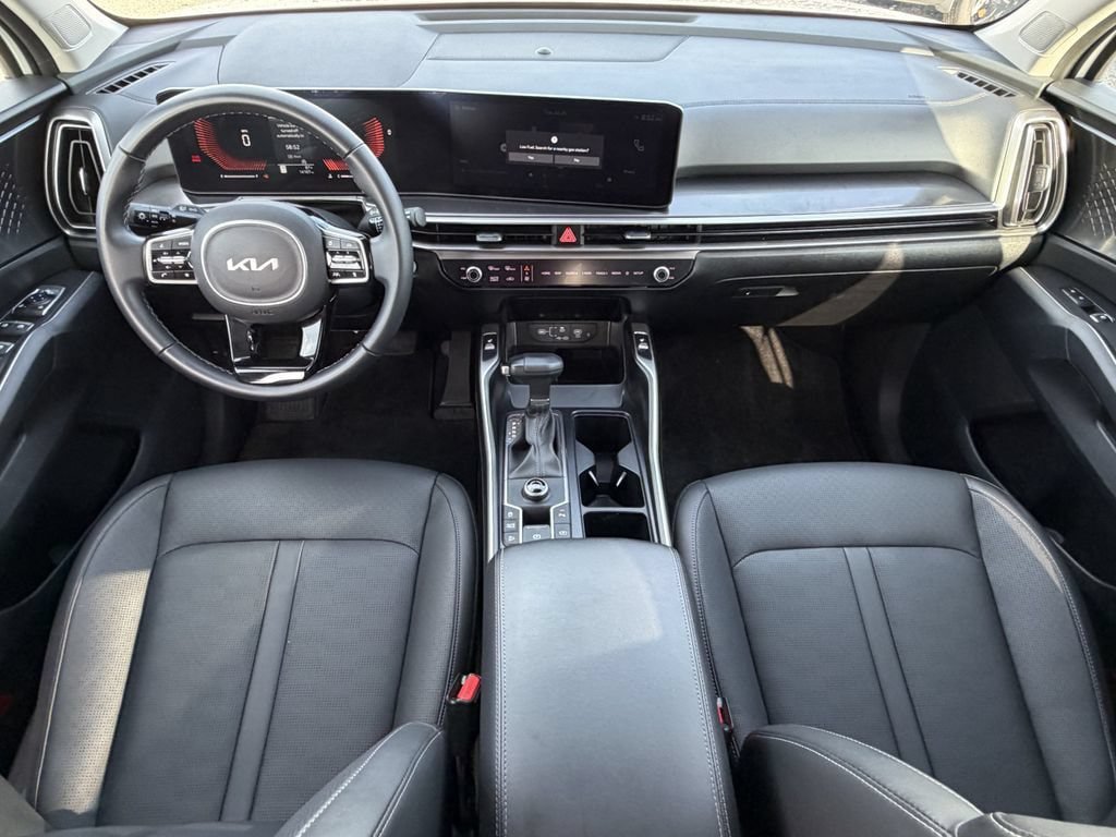 Certified 2025 Kia Sorento EX FWD image 12
