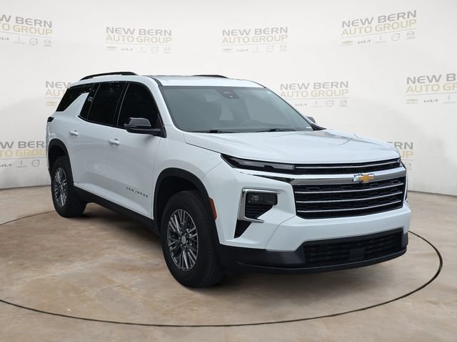 Used 2025 Chevrolet Traverse LT FWD image 7