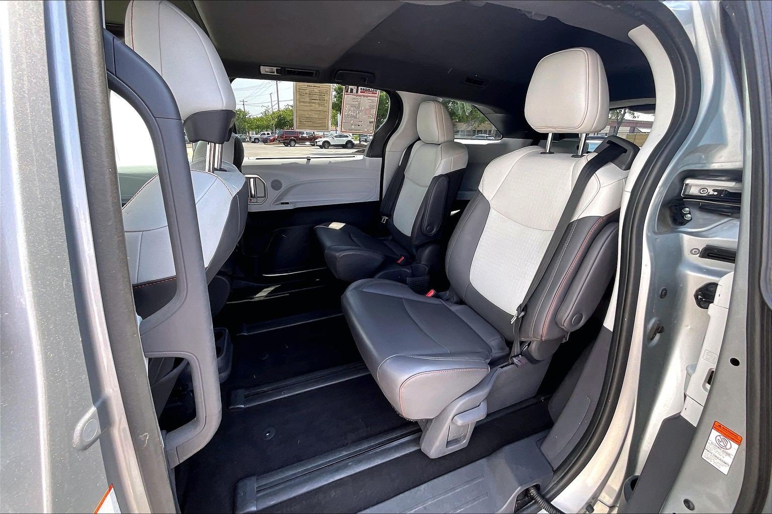 Used 2021 Toyota Sienna XSE AWD/4WD image 30