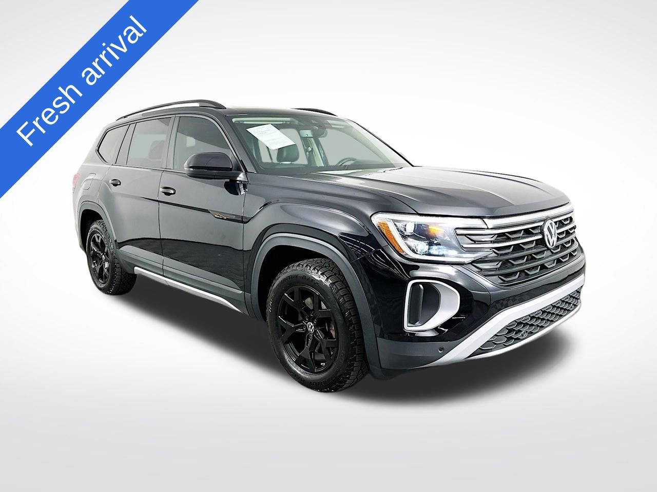 Used 2024 Volkswagen Atlas Peak Edition SE AWD/4WD image 1