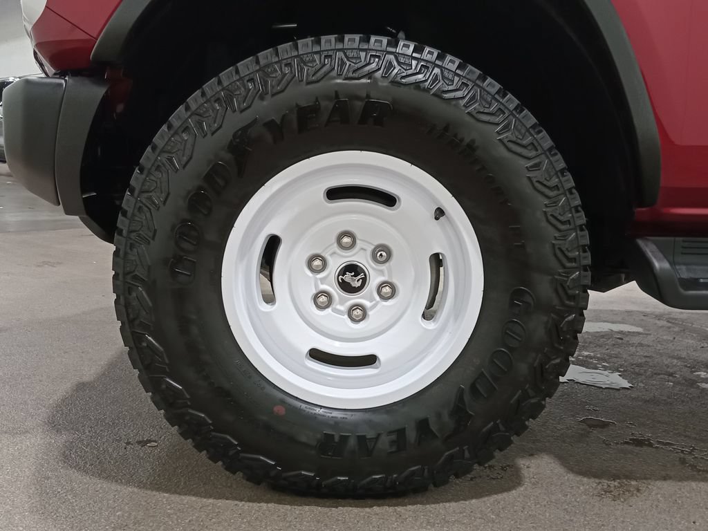 Certified 2025 Ford Bronco Heritage Edition AWD/4WD image 12