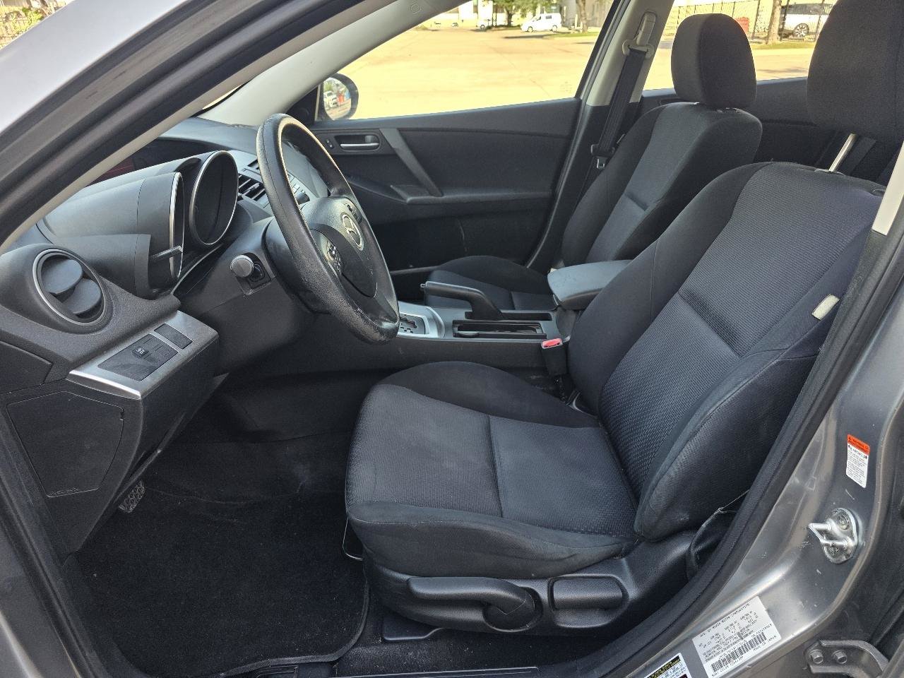 Used 2010 MAZDA MAZDA3 i Touring FWD image 10