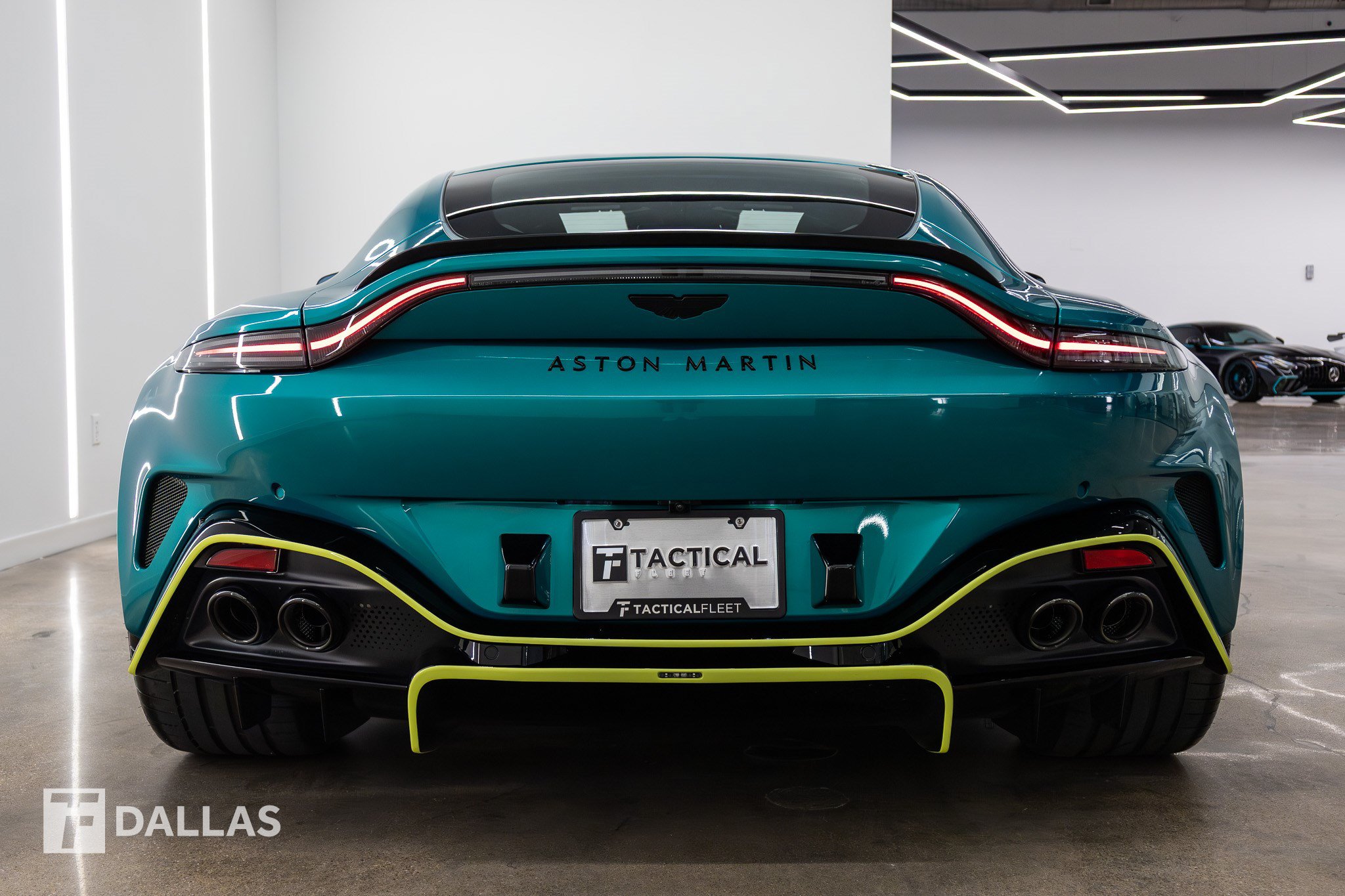 Used 2026 Aston Martin V8 Vantage S RWD image 10