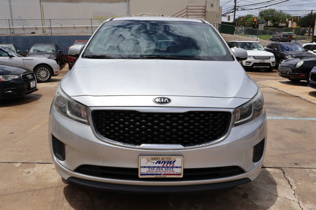 Used 2016 Kia Sedona L FWD image 2