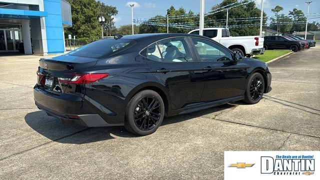 Used 2025 Toyota Camry SE FWD image 28