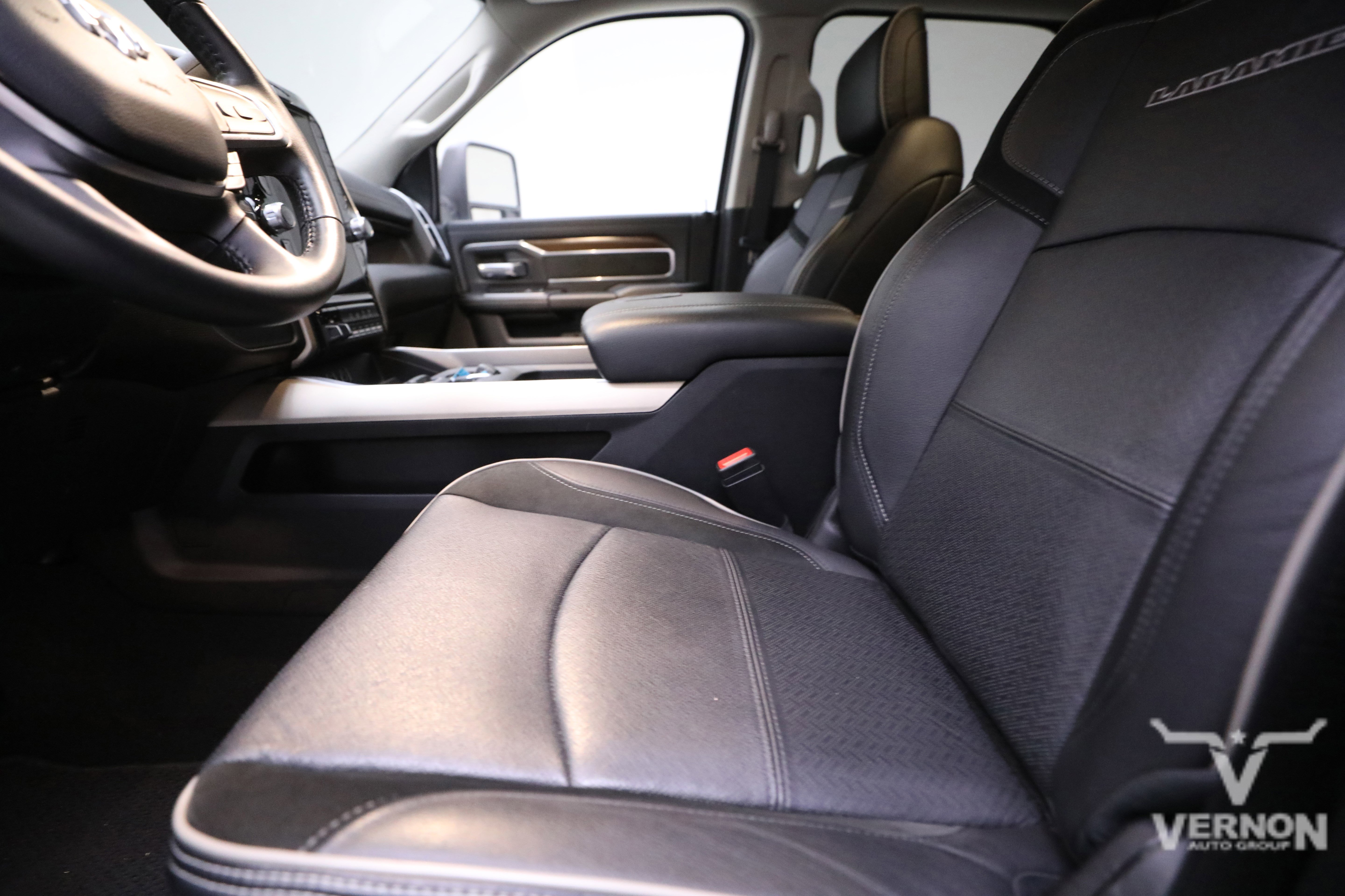 Used 2024 RAM 3500 Laramie w/ Chrome Bumper Package image 10