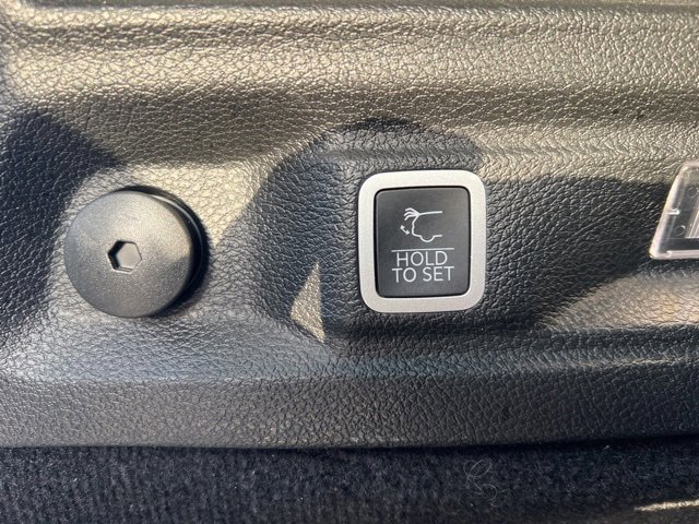 Used 2023 Jeep Grand Cherokee L Overland w/ Rear Seat Video Group I image 27