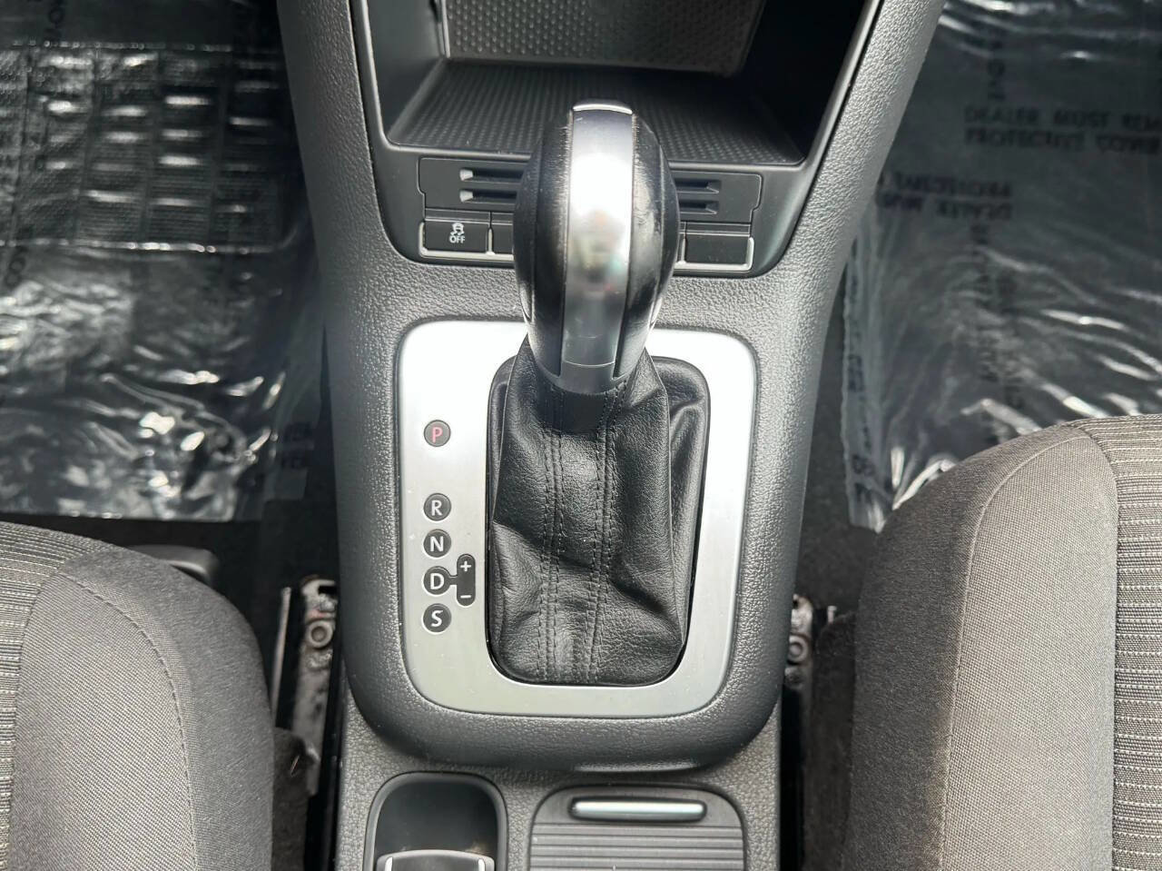 Used 2013 Volkswagen Tiguan S image 18