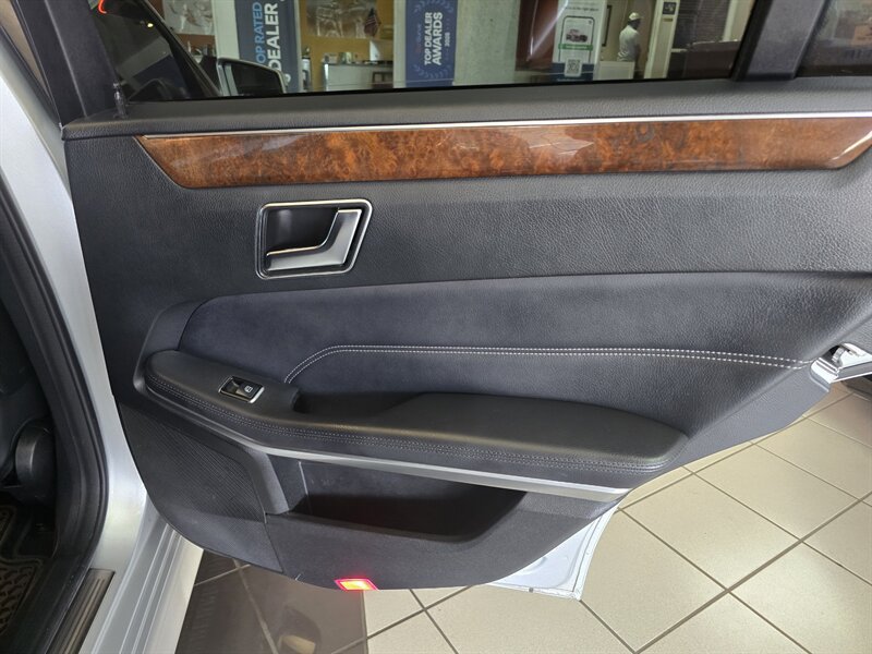 Used 2014 Mercedes-Benz E 350 4MATIC Sedan image 16