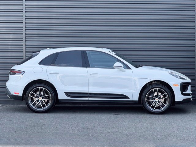 Certified 2026 Porsche Macan AWD/4WD image 8
