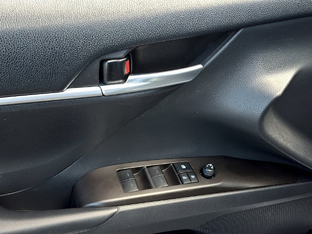 Used 2021 Toyota Camry LE FWD image 8
