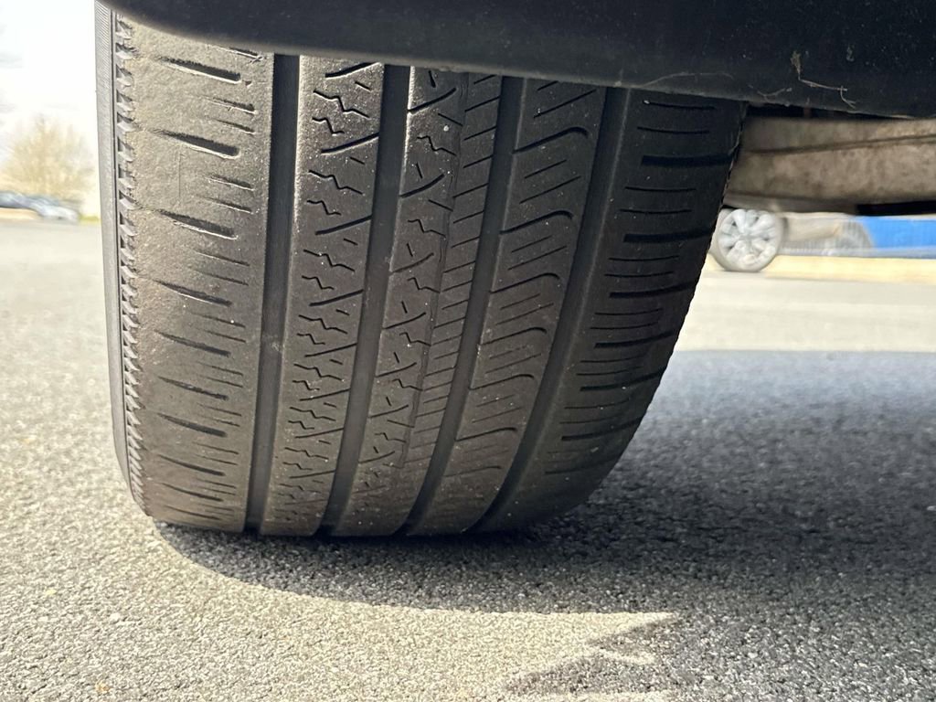 Used 2018 Nissan Pathfinder Platinum AWD/4WD image 11