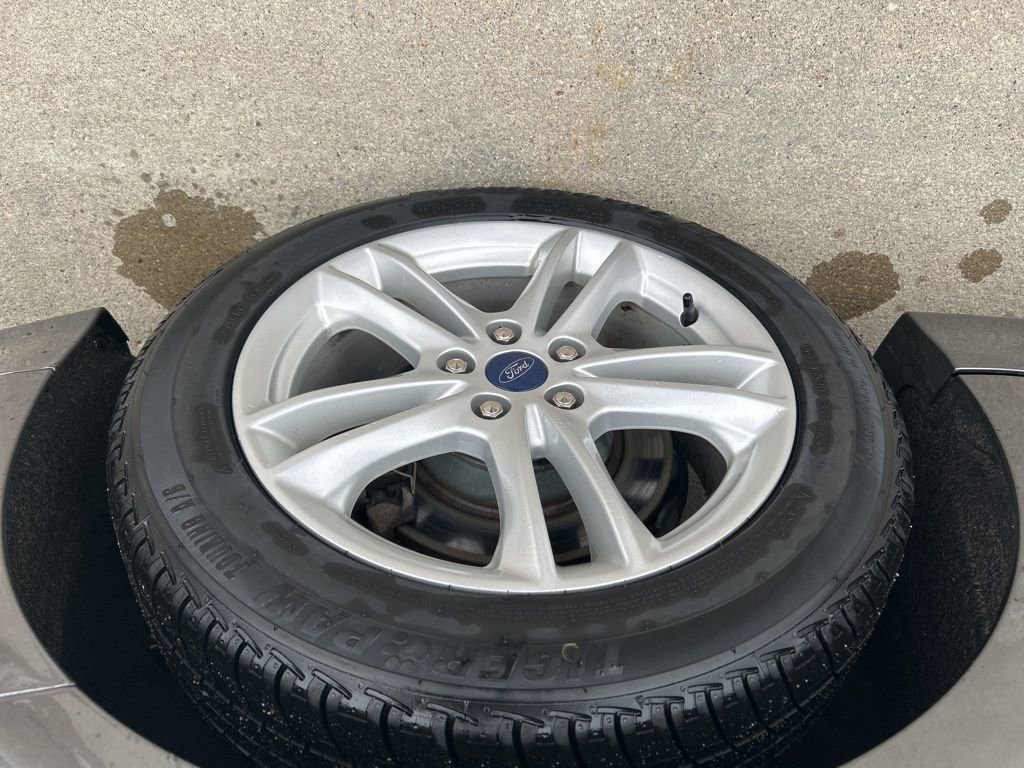 Used 2018 Ford Fusion SE w/ Fusion SE Technology Package image 24