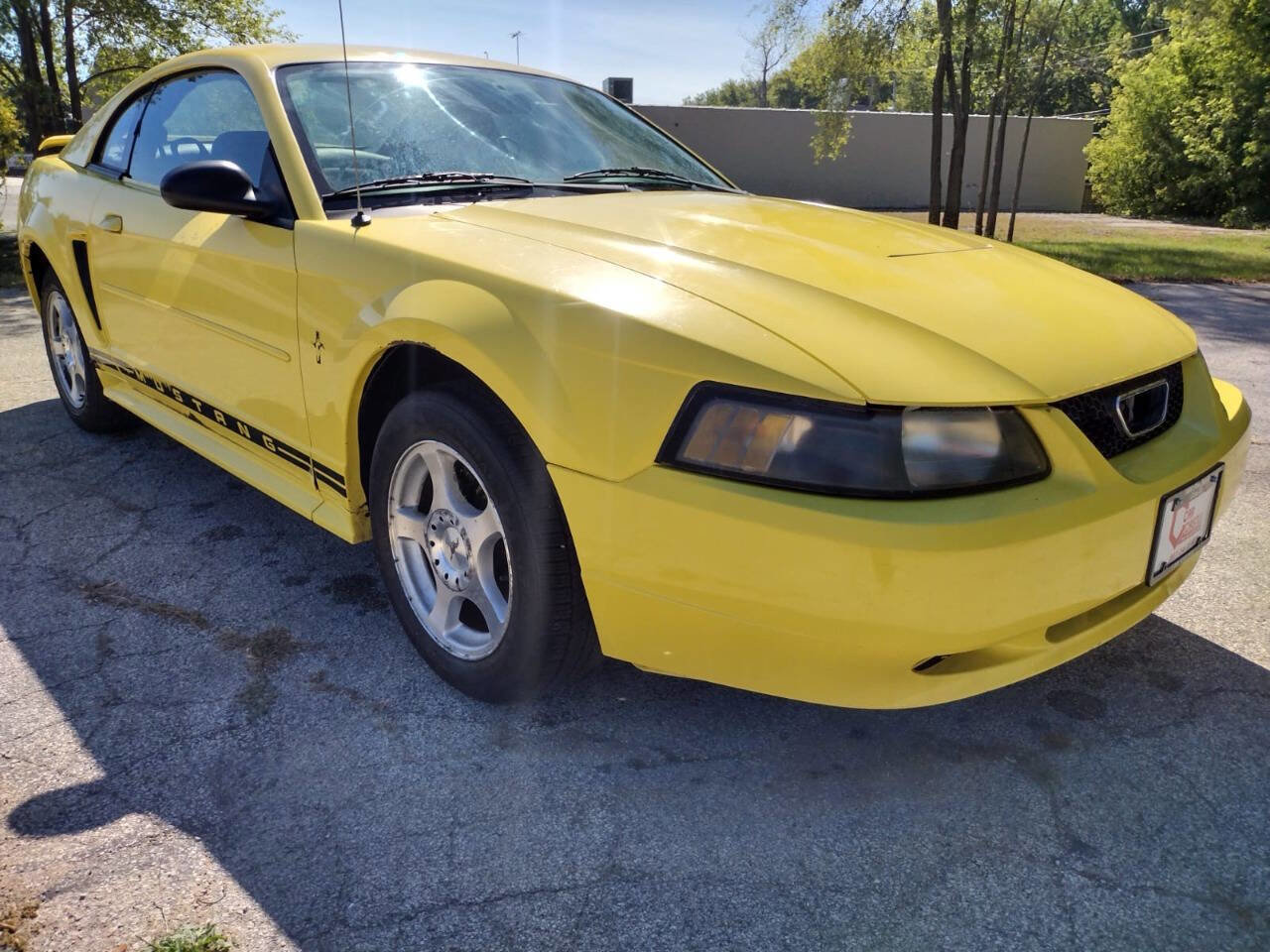 Used 2003 Ford Mustang Coupe image 3