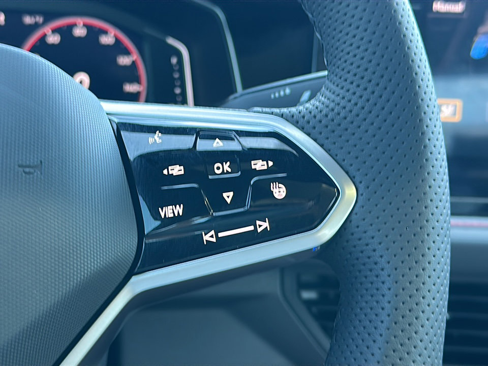 Used 2025 Volkswagen Jetta GLI Autobahn image 26