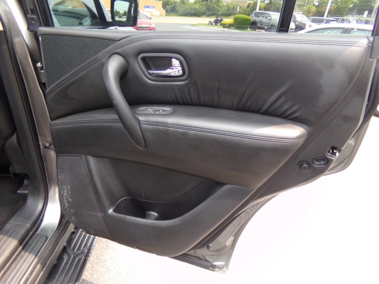 Used 2023 Nissan Armada SV image 41