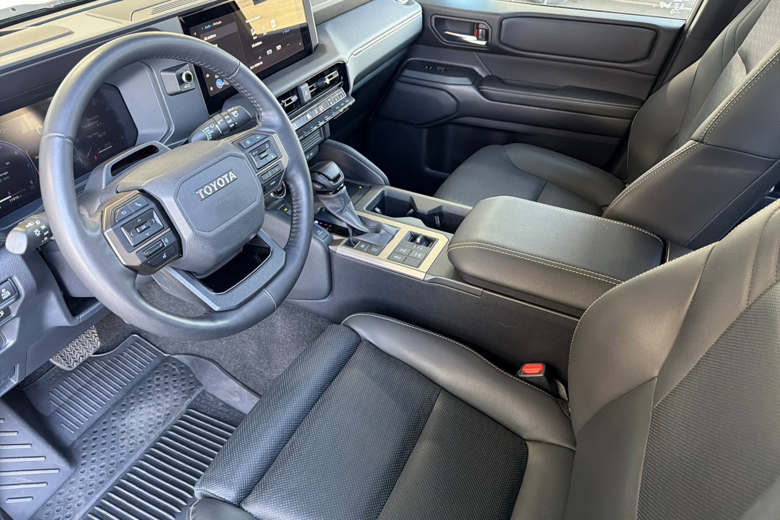 Certified 2025 Toyota Land Cruiser image 9