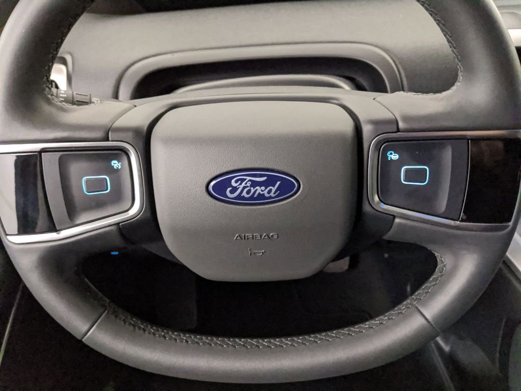 New 2025 Ford Expedition Active image 16