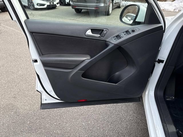 Used 2016 Volkswagen Tiguan S image 13
