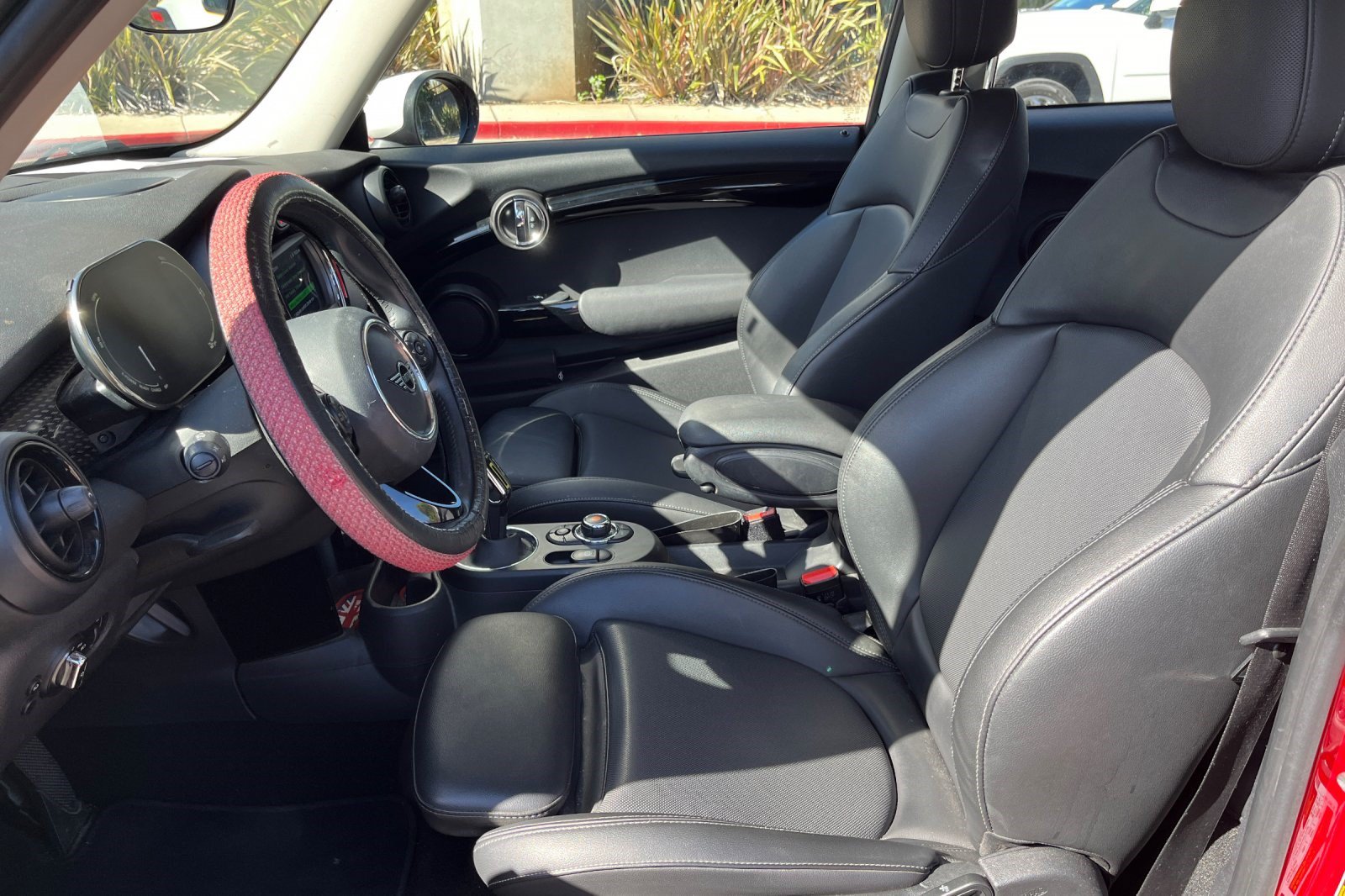 Used 2021 MINI Cooper SE w/ 6.5" Touchscreen Package FWD image 3