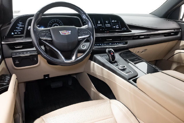 Used 2023 Cadillac Escalade Premium Luxury AWD/4WD image 7