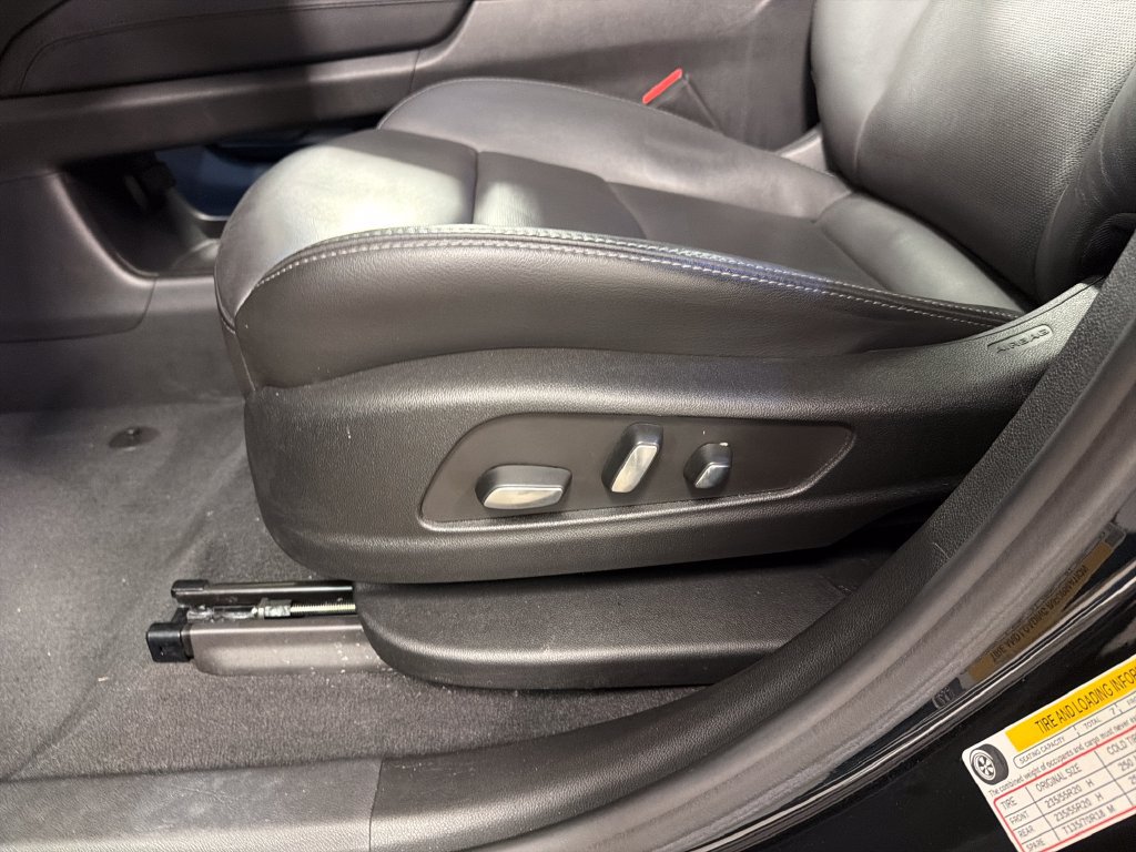 Used 2023 Cadillac XT6 Premium Luxury FWD image 23