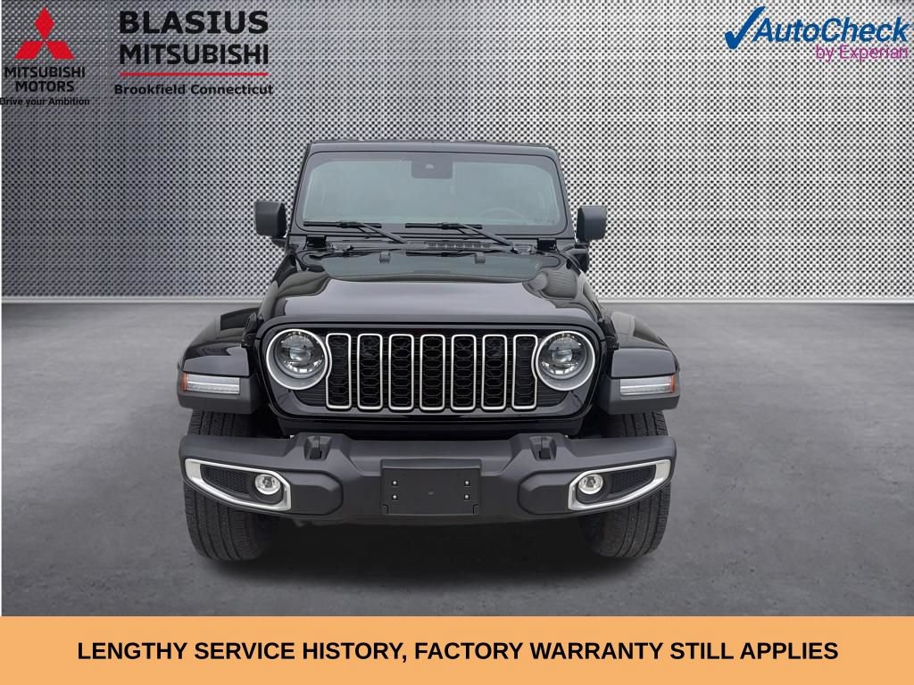 Used 2025 Jeep Wrangler Unlimited Sahara w/ Safety Group AWD/4WD image 3