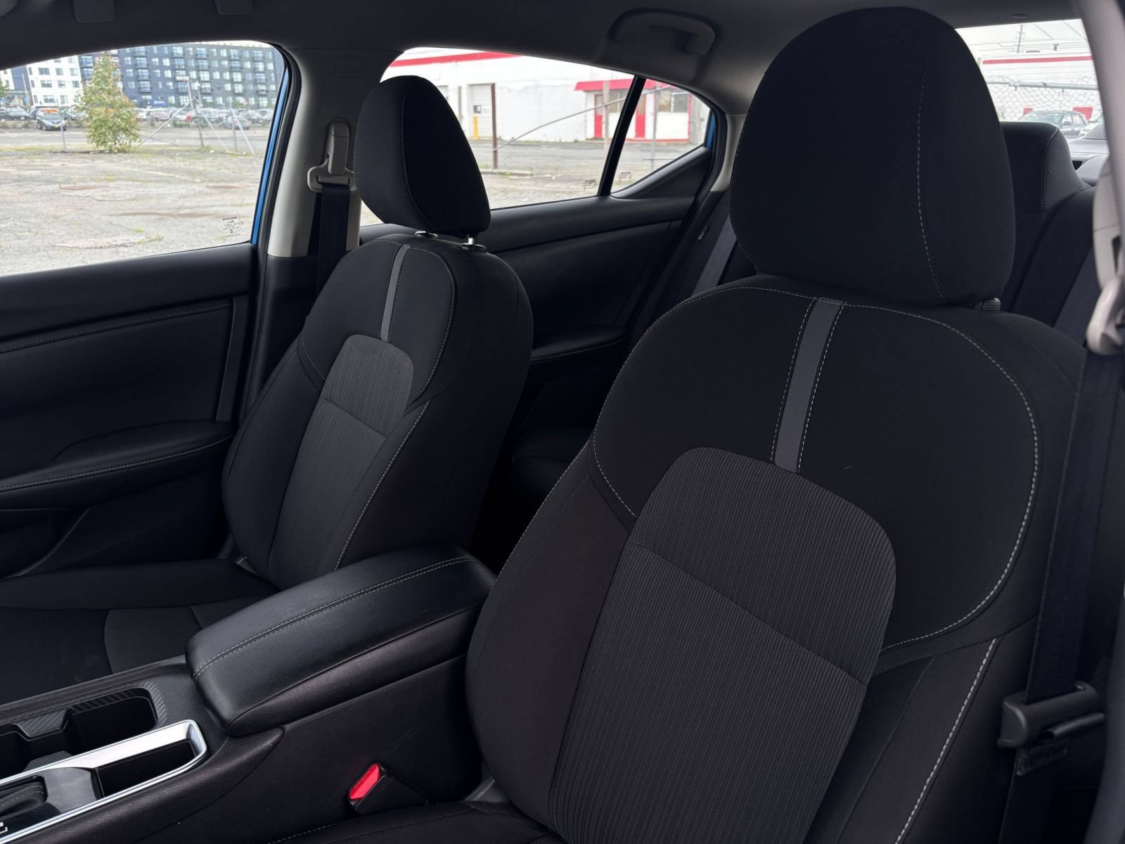 Used 2025 Nissan Sentra SV FWD image 31