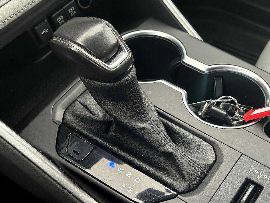 Used 2021 Toyota Highlander XLE image 25