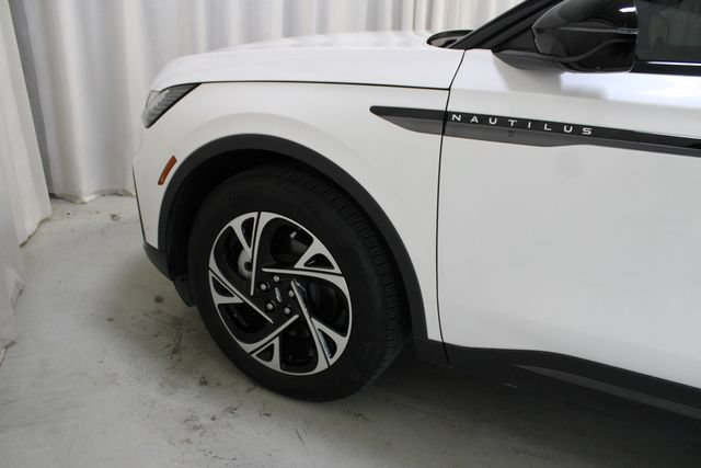 Used 2024 Lincoln Nautilus Premier w/ Equipment Group 102A AWD/4WD image 40