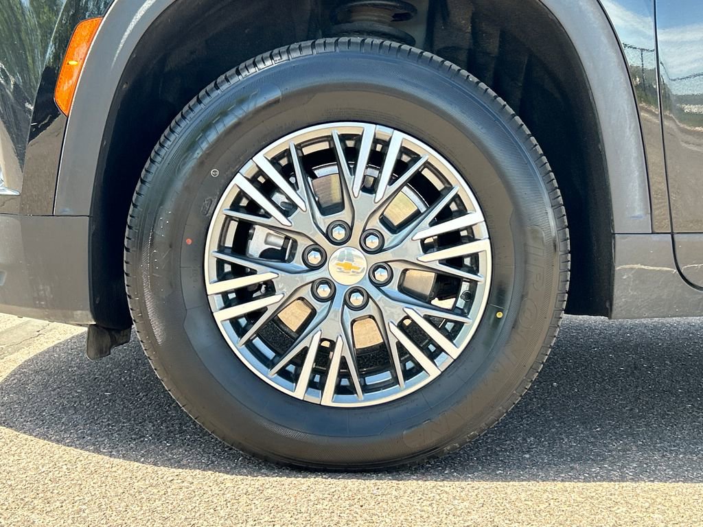 Used 2025 Chevrolet Traverse LT AWD/4WD image 25