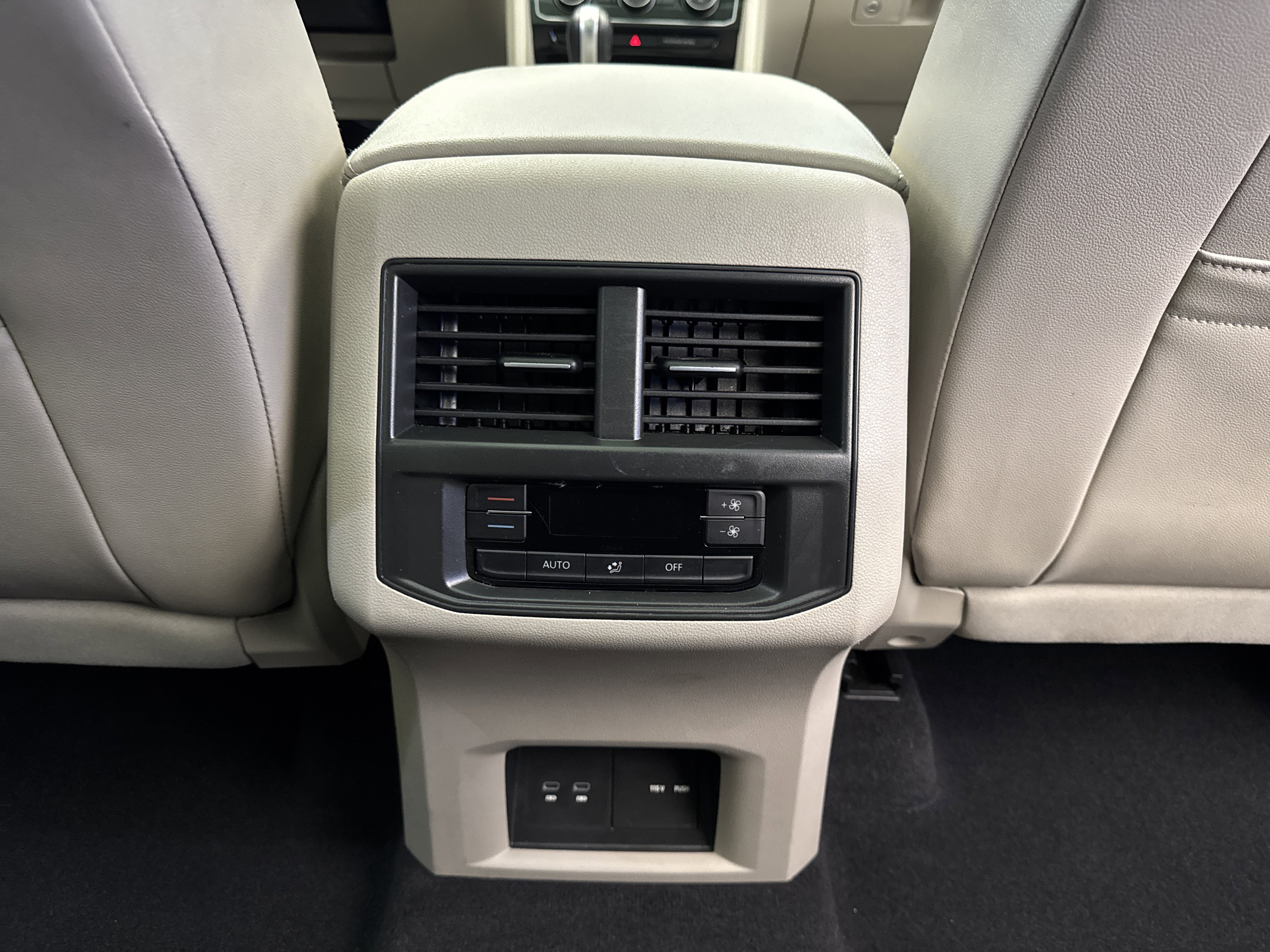 Used 2022 Volkswagen Atlas SE image 27