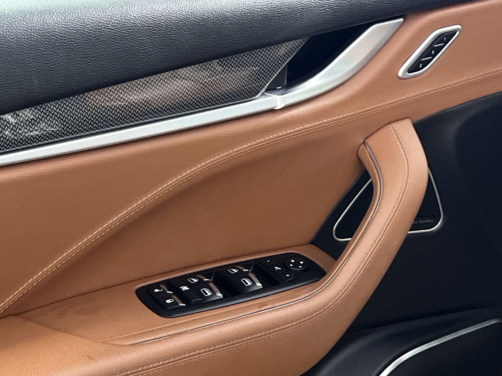 Used 2019 Maserati Levante image 15