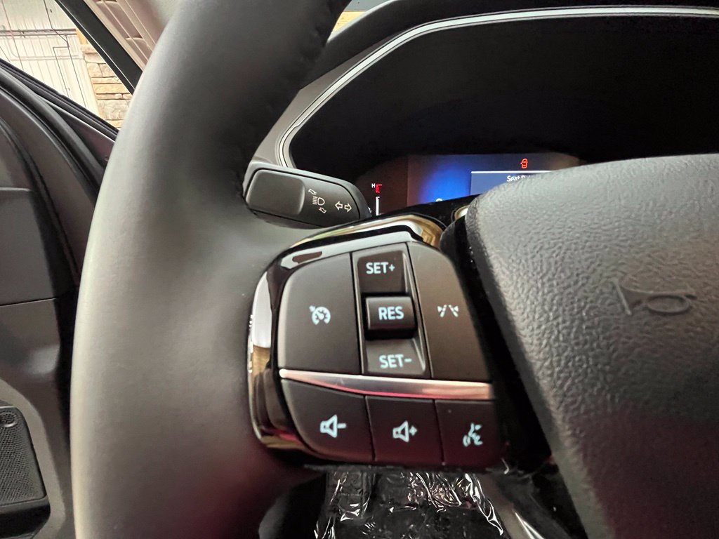 Used 2023 Ford Escape Active AWD/4WD image 32
