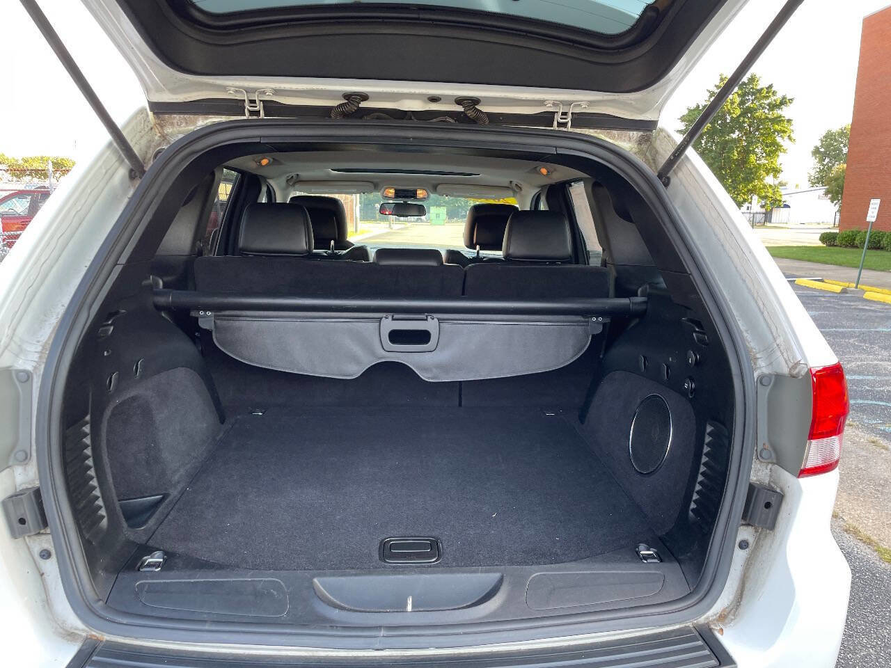 Used 2013 Jeep Grand Cherokee Laredo image 28