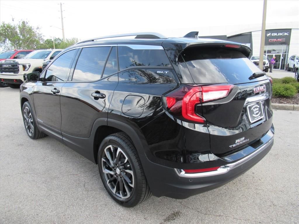 Used 2023 GMC Terrain SLT w/ Infotainment Package II image 5