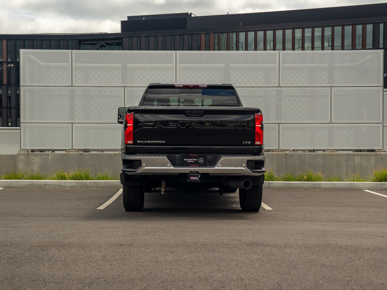 Used 2024 Chevrolet Silverado 3500 LTZ w/ LTZ Convenience Package AWD/4WD image 5
