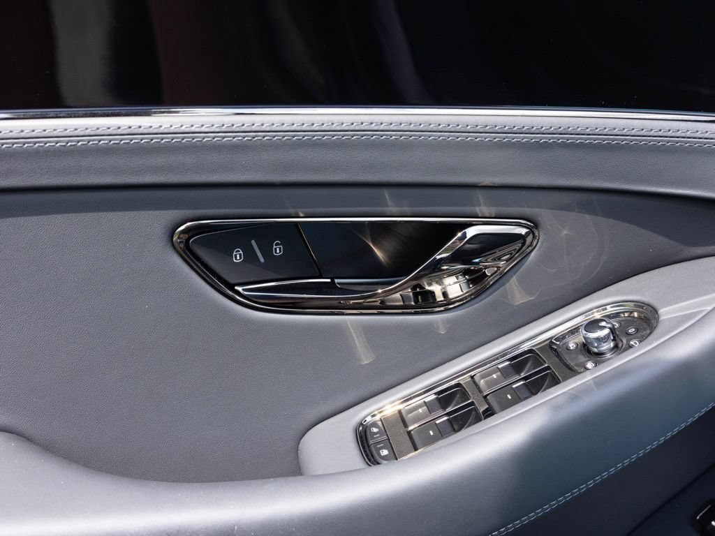 Used 2025 Bentley Continental GTC AWD/4WD image 23