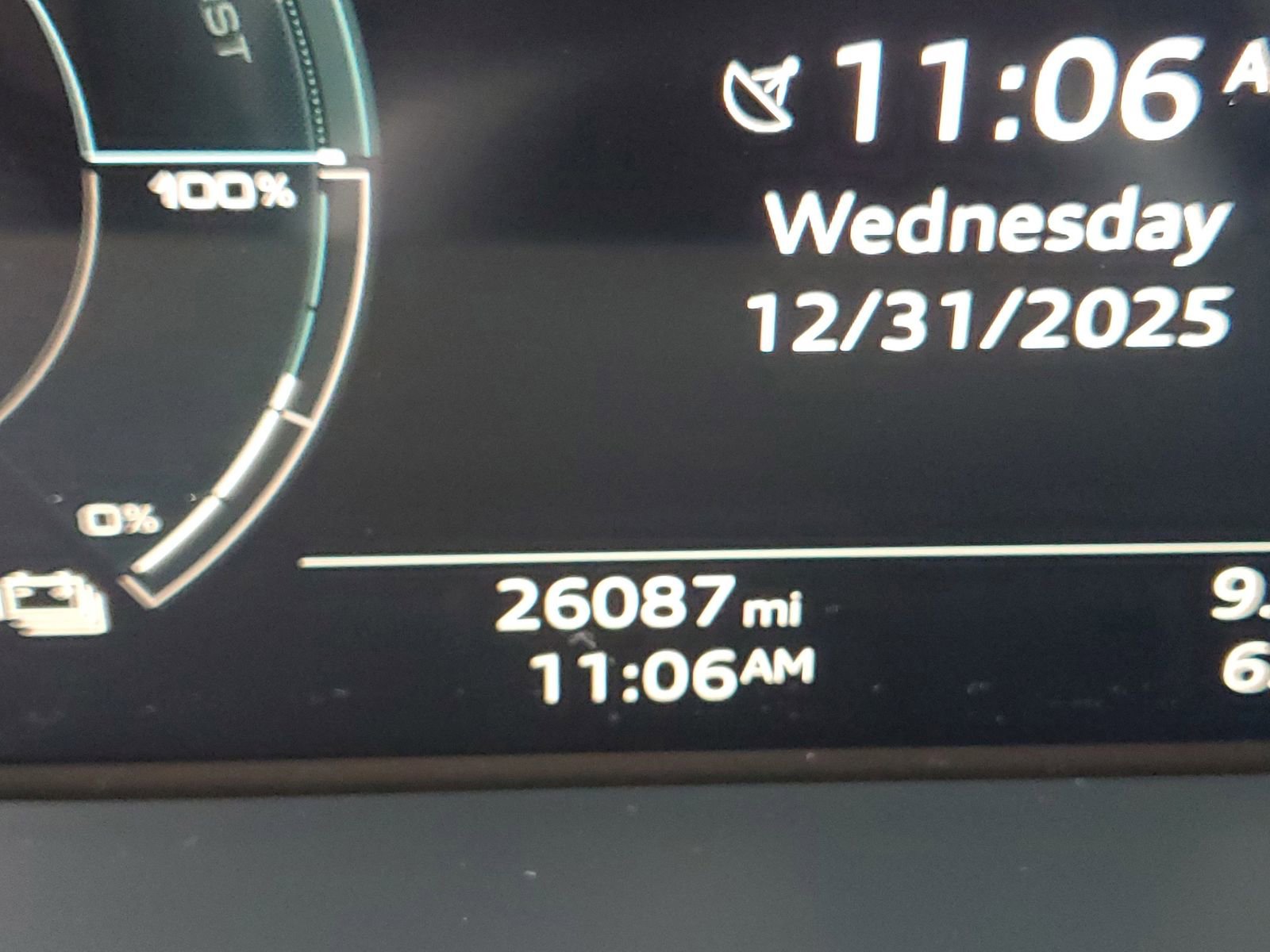 Used 2024 Audi Q8 e-tron Premium Plus w/ Premium Plus Package image 21